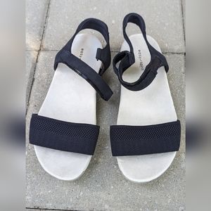 Easy Spirit Sandals